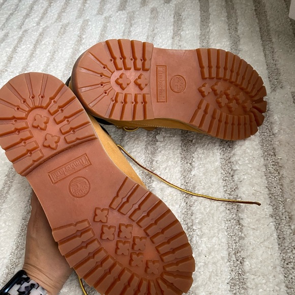 Timberlands - Picture 5 of 6